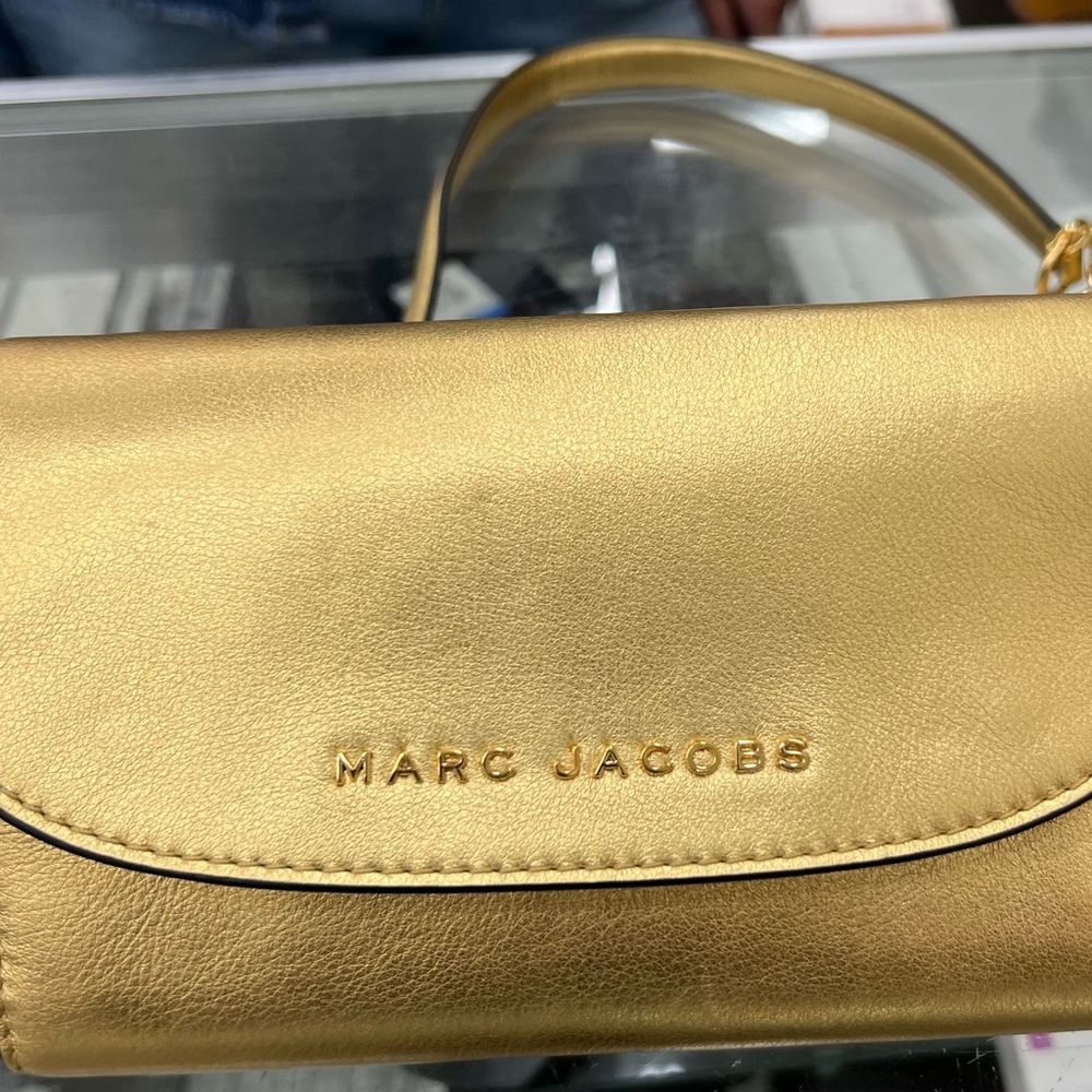 Authentic Marc Jacob metallic gold wallet on chain NWT